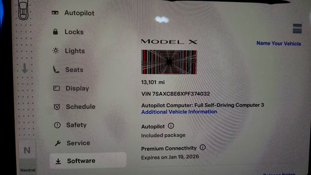2023 Tesla Model X Plaid AWD with 22'' Turbine Wheels & Yoke Steering Wheel - 22967606 - 11