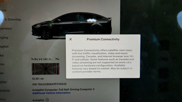 2023 Tesla Model X Plaid AWD with 22'' Turbine Wheels & Yoke Steering Wheel - 22967606 - 14