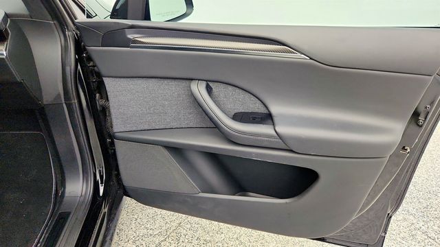 2023 Tesla Model X Plaid AWD with Yoke Steering Wheel - 22960174 - 31