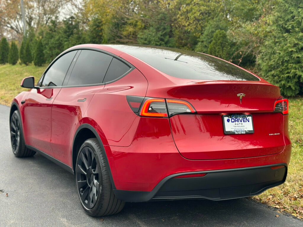 2023 Tesla Model Y photo 4