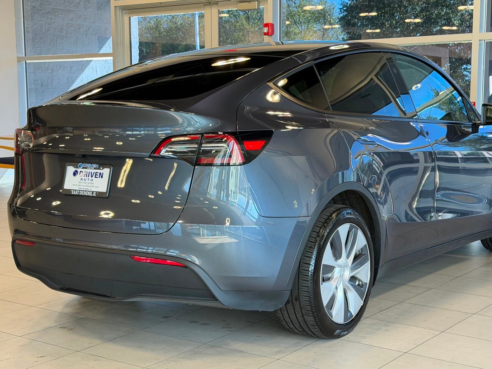 2023 Tesla Model Y Standard Range photo 11
