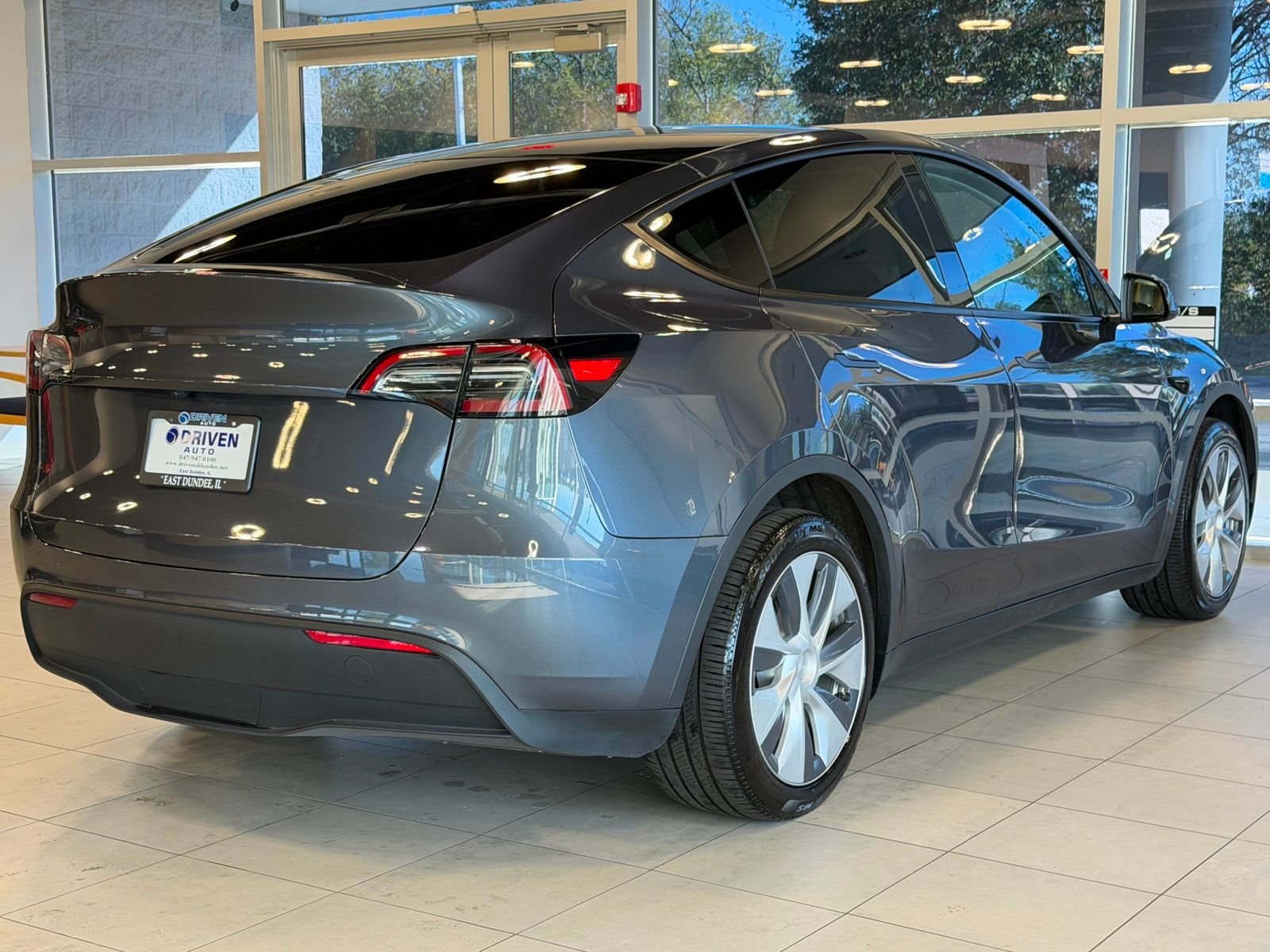 2023 Tesla Model Y Standard Range photo 12
