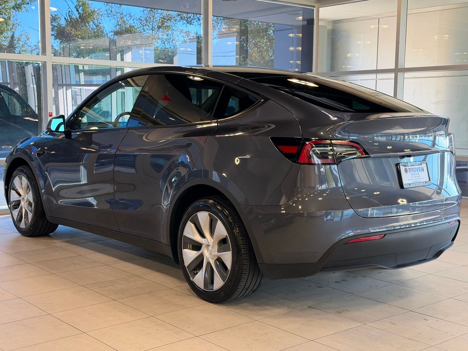 2023 Tesla Model Y Standard Range photo 14