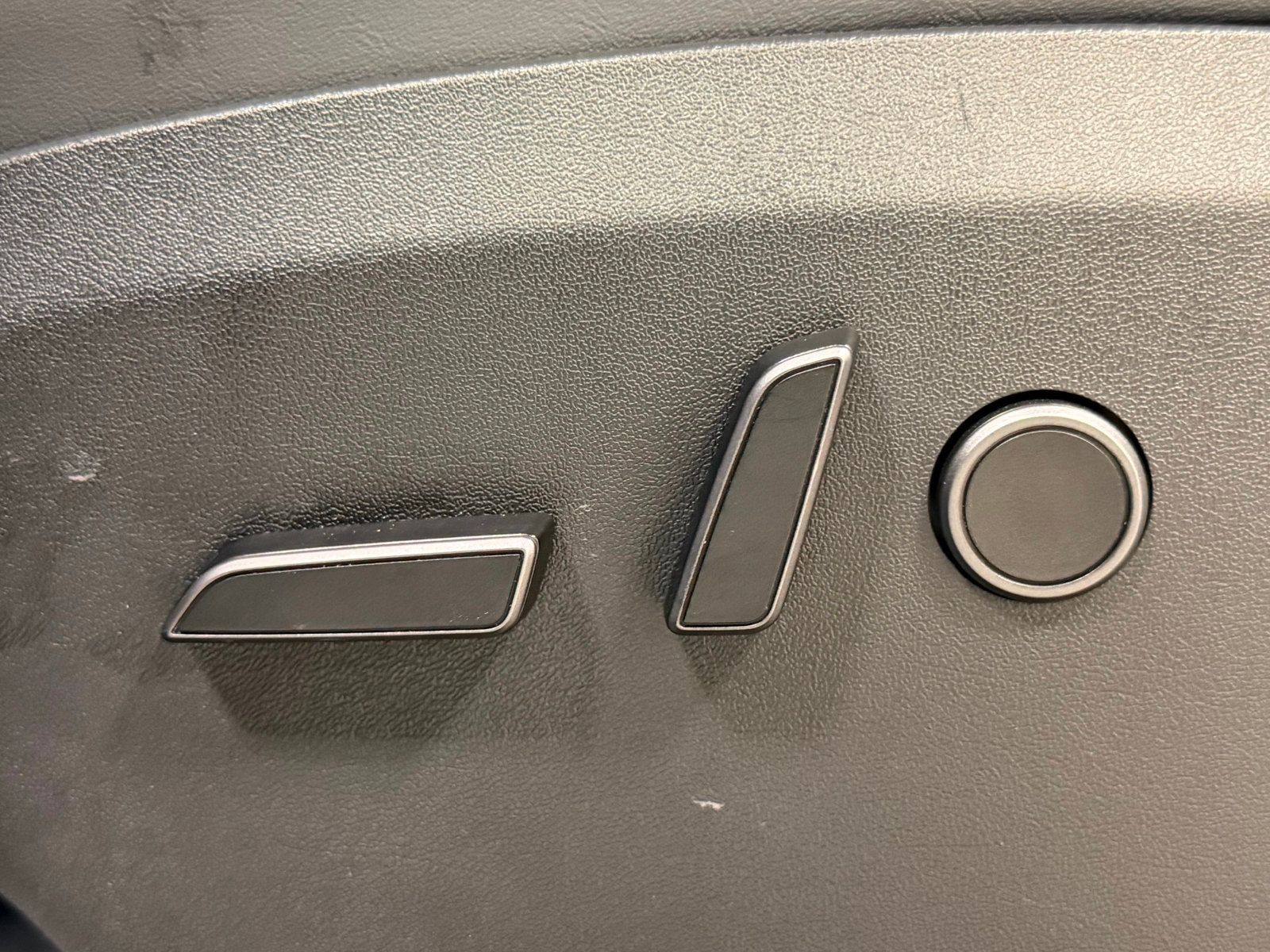 2023 Tesla Model Y Standard Range photo 19