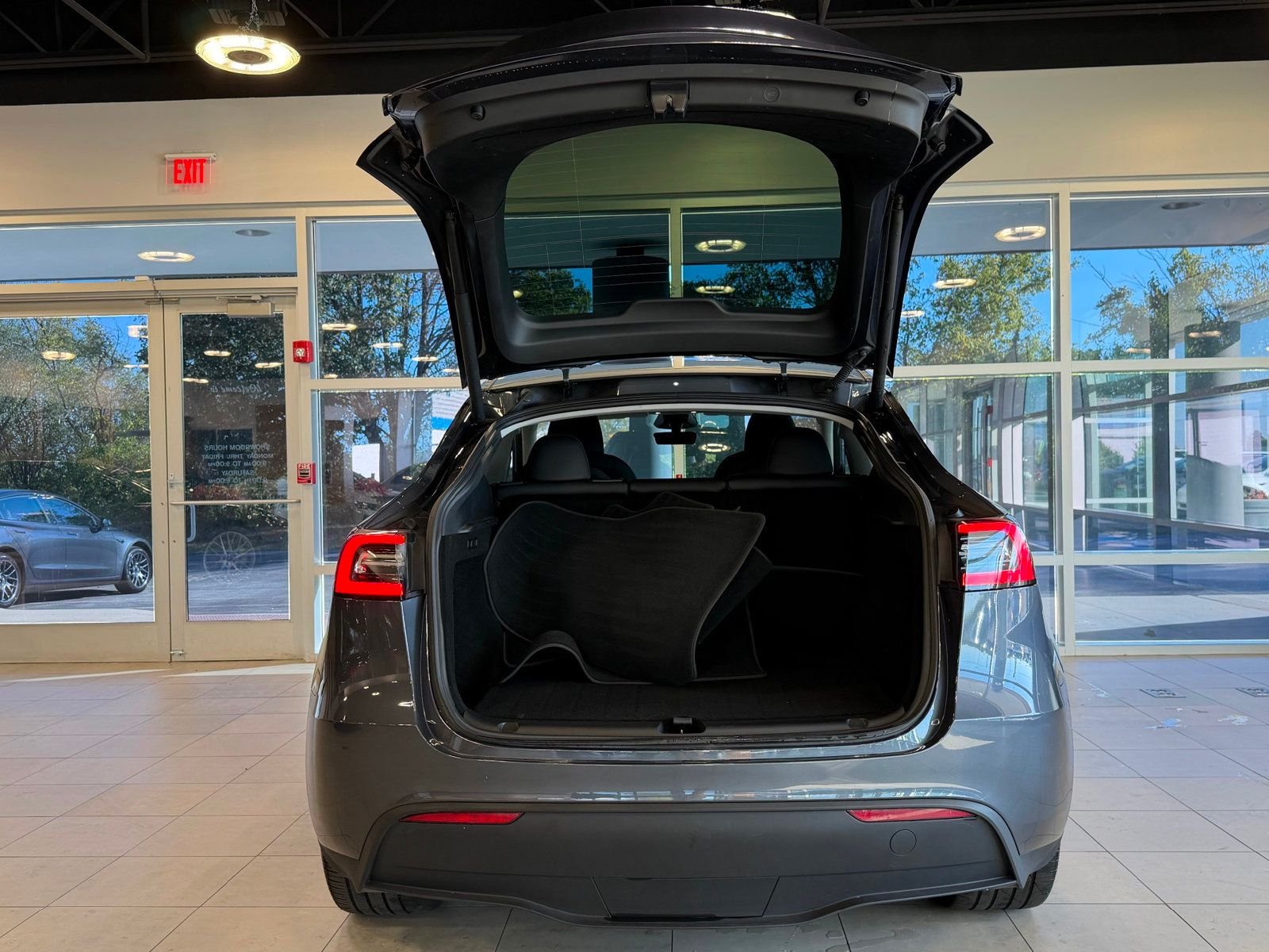 2023 Tesla Model Y Standard Range photo 32