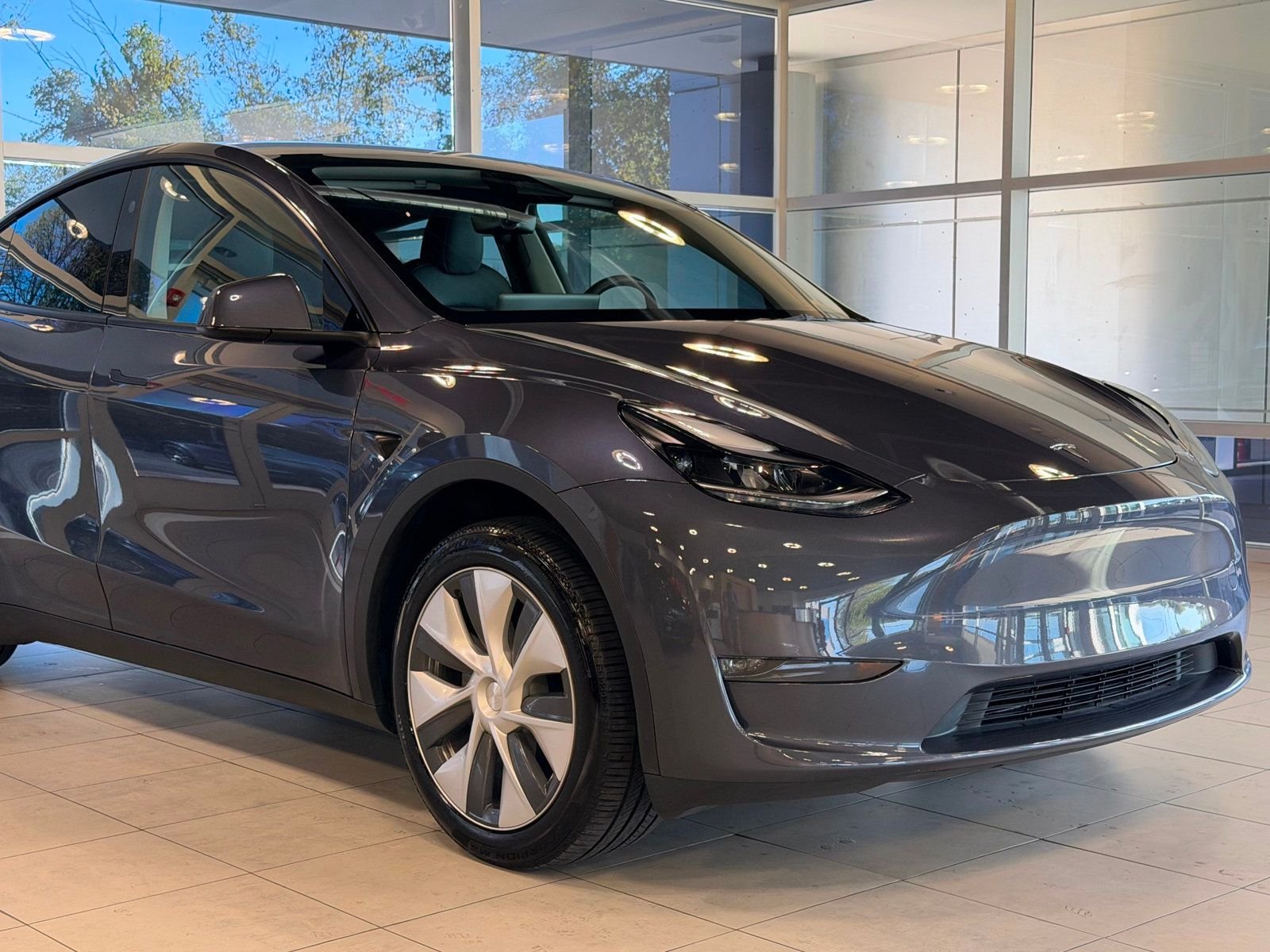 2023 Tesla Model Y Standard Range photo 5
