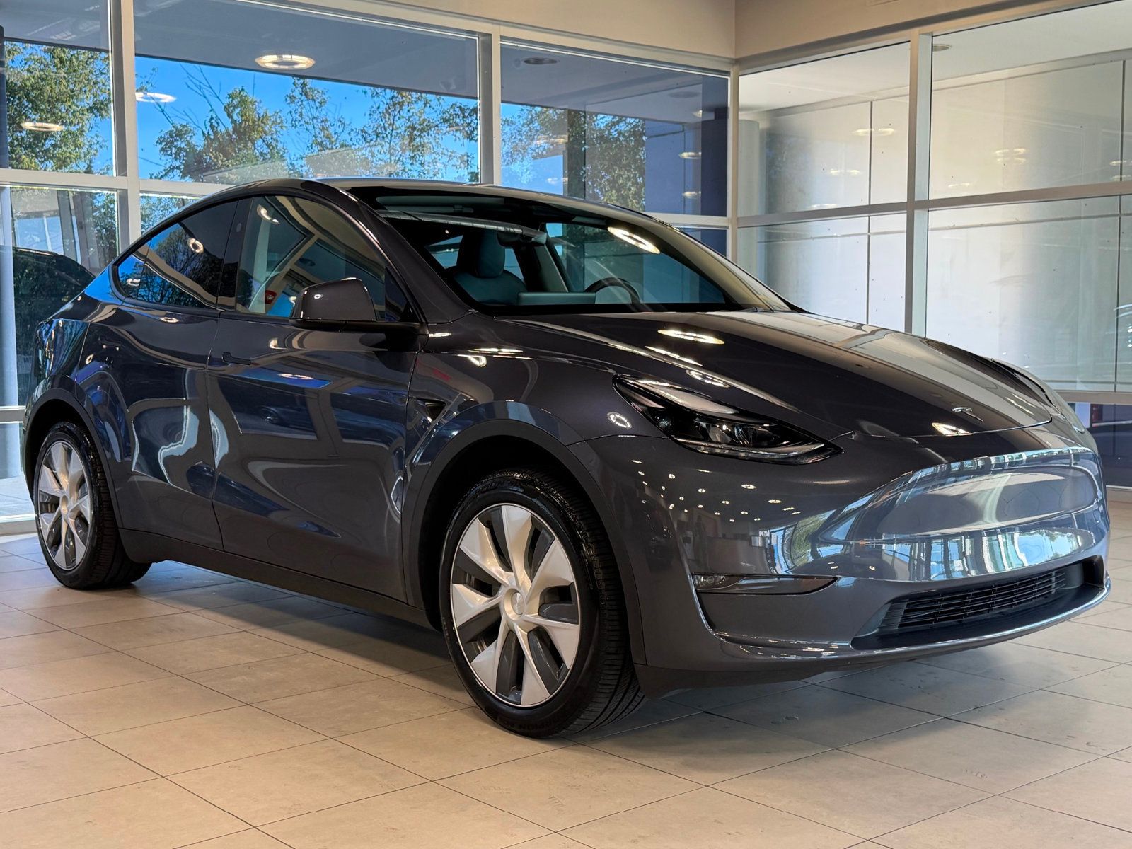 2023 Tesla Model Y Standard Range photo 6