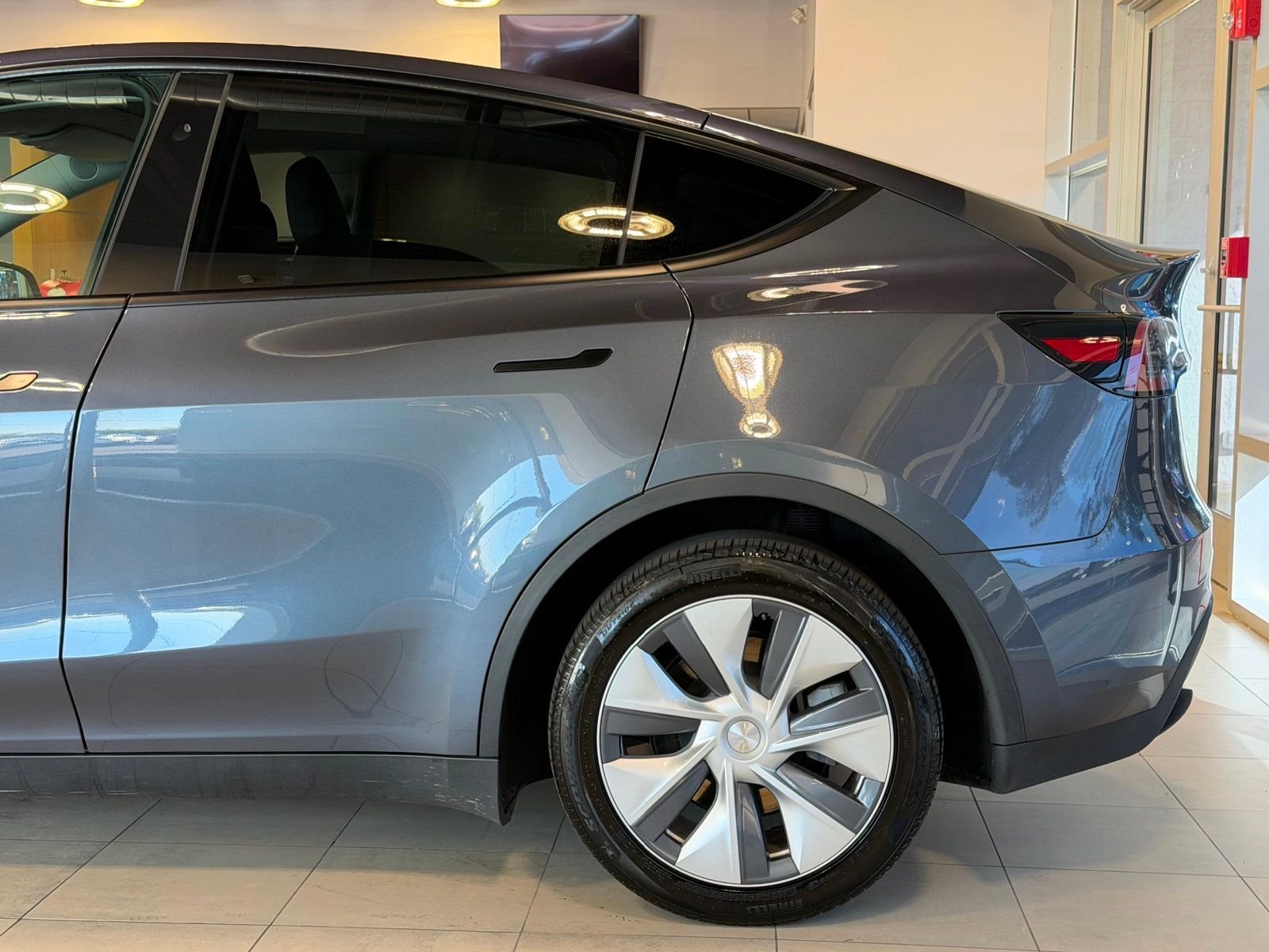 2023 Tesla Model Y Standard Range photo 9
