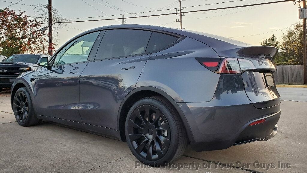 2023 Tesla Model Y Long Range photo 13