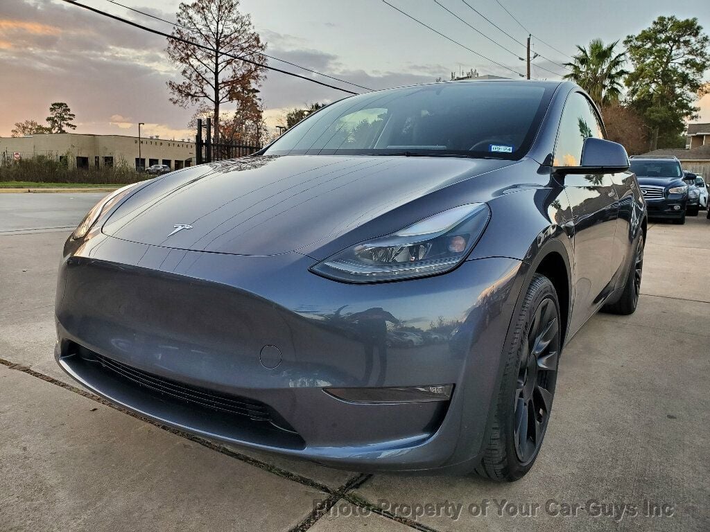 2023 Tesla Model Y Long Range photo 2