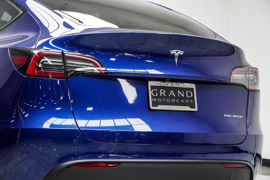 Tesla Model Y photo 13