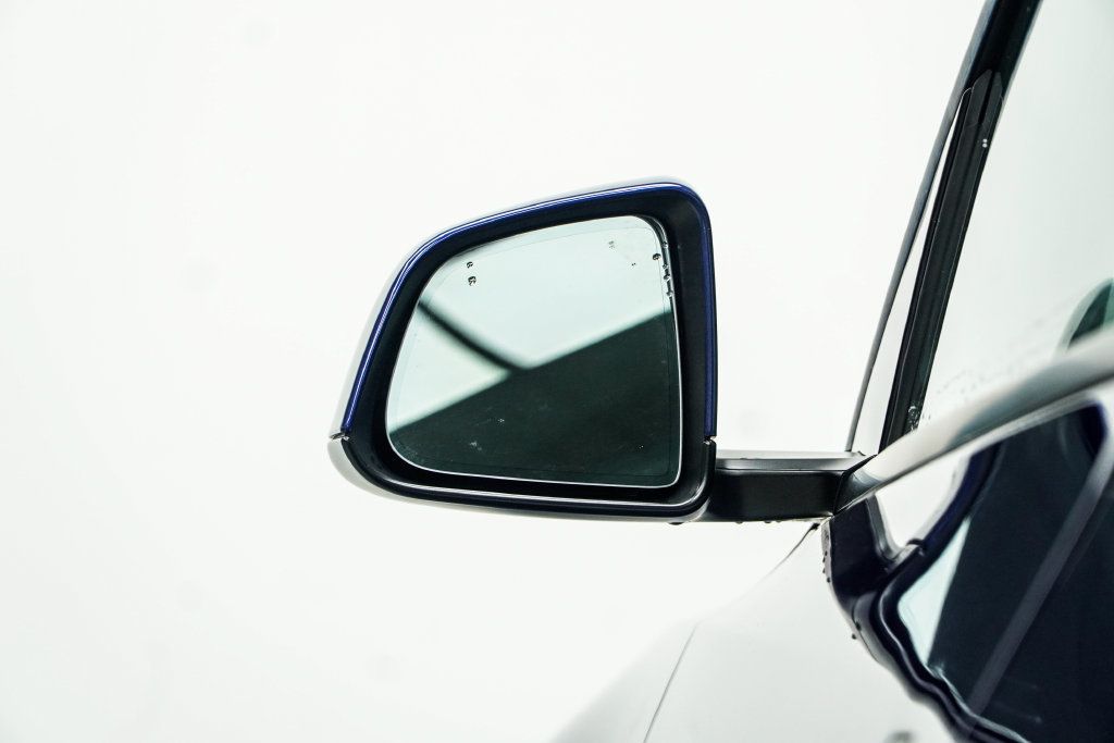 Tesla Model Y photo 14