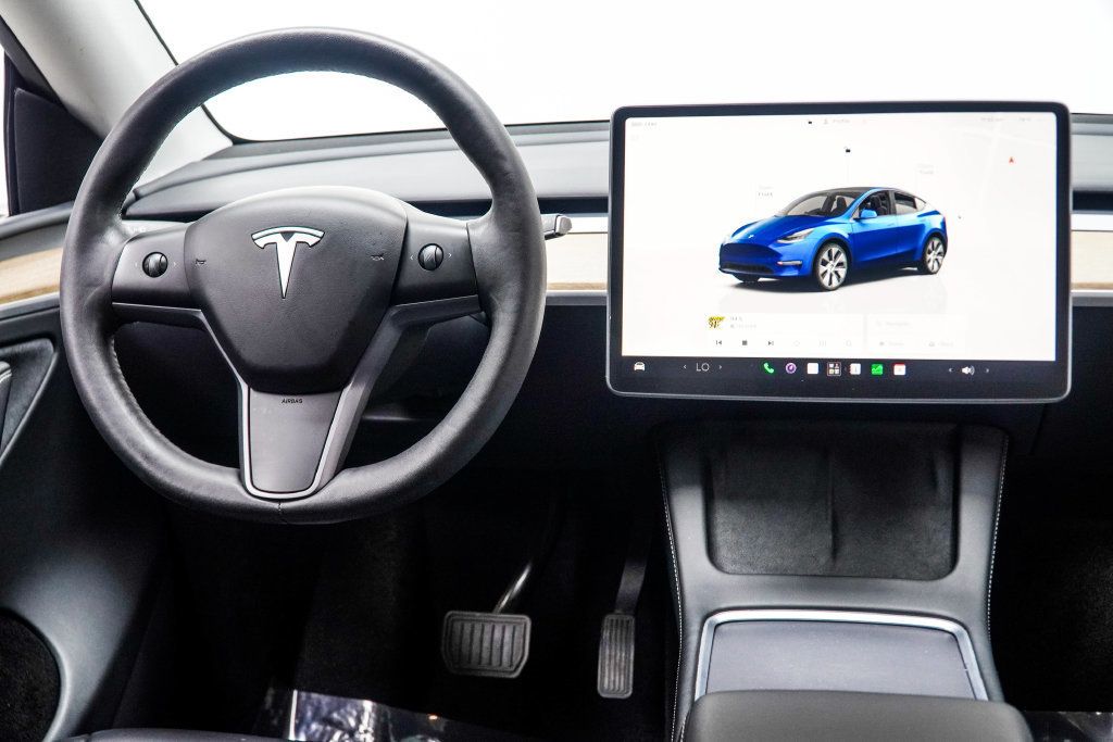Tesla Model Y photo 16
