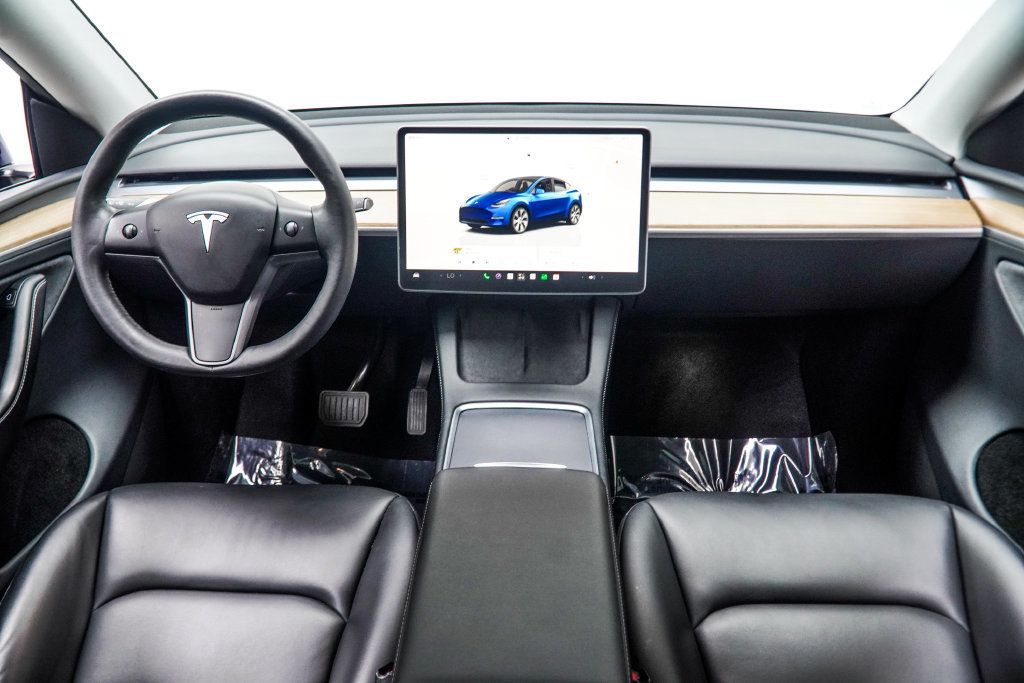Tesla Model Y photo 18