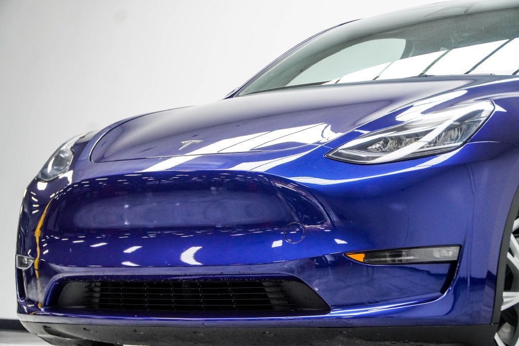 Tesla Model Y photo 2