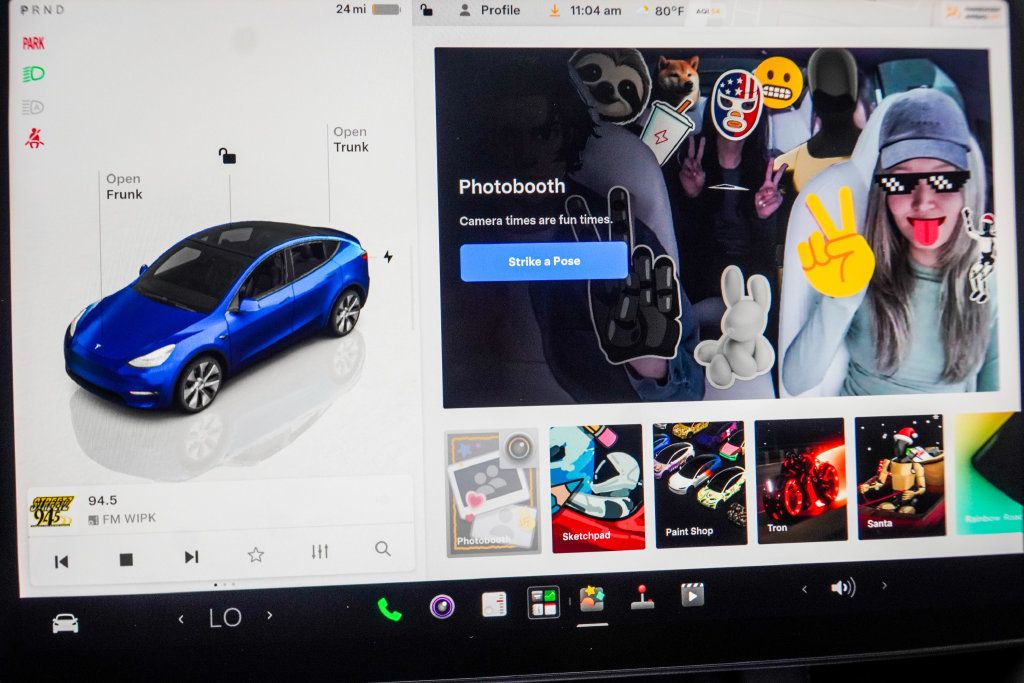 Tesla Model Y photo 26