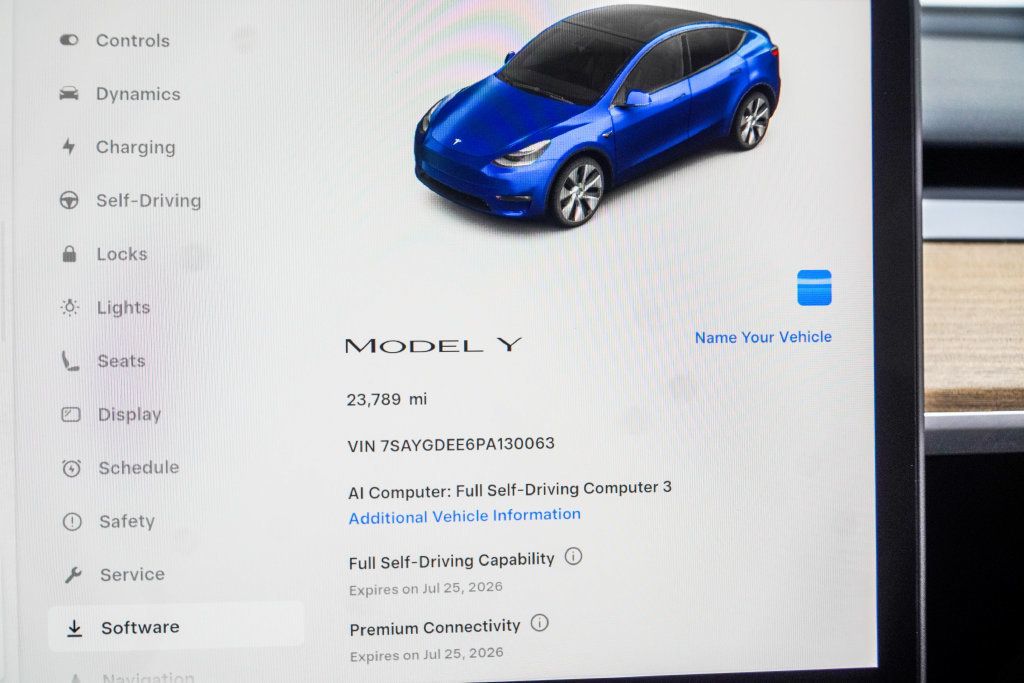 Tesla Model Y photo 28