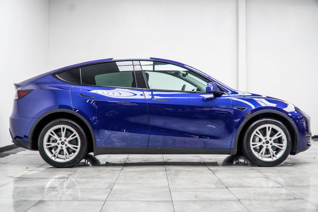 Tesla Model Y photo 5