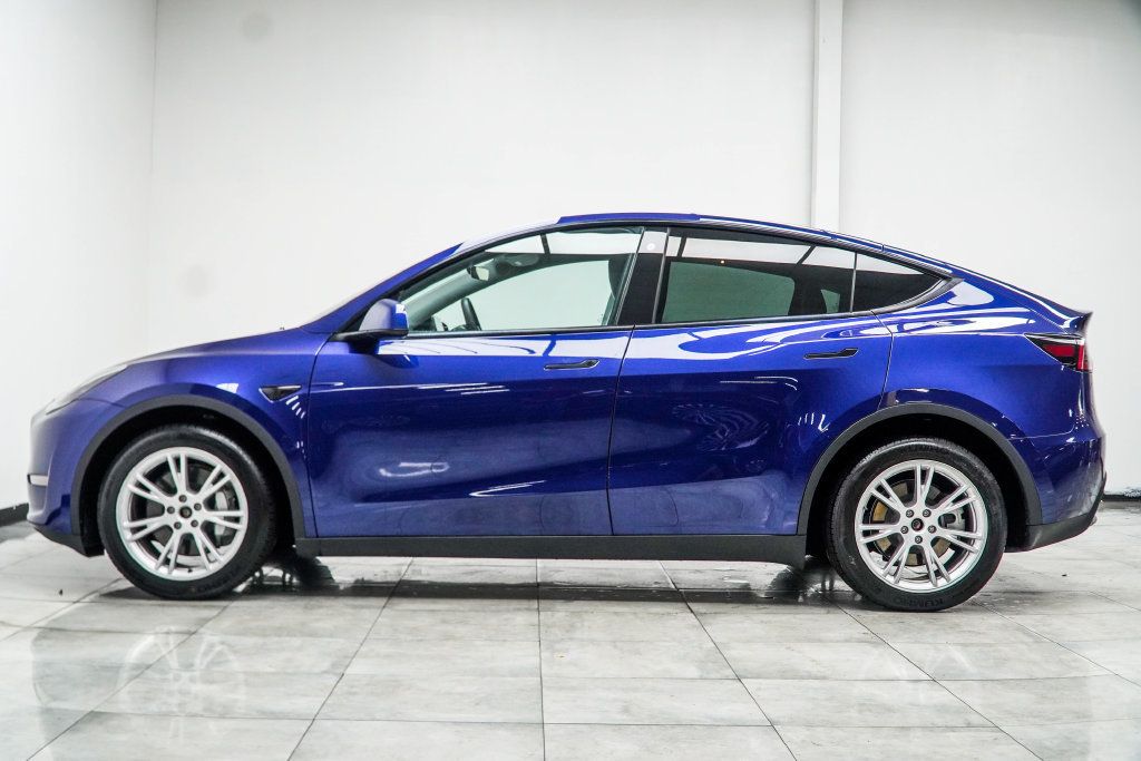 Tesla Model Y photo 9
