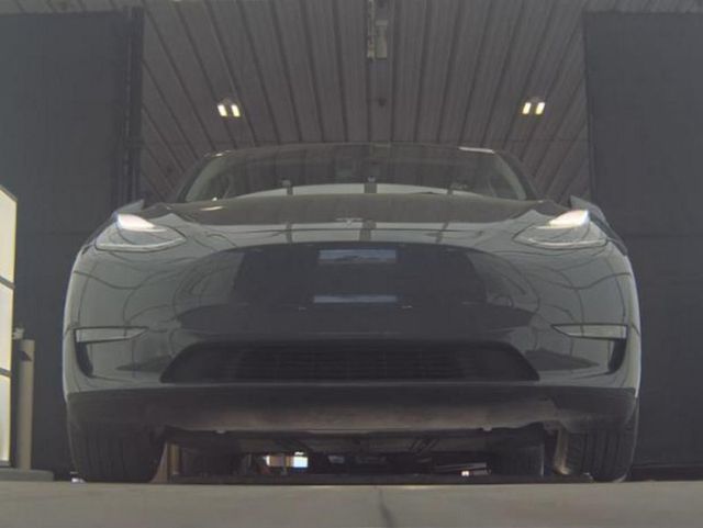 2023 Tesla Model Y AWD *Ltd Avail* - 22994577 - 3