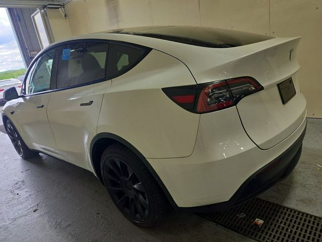 2023 Tesla Model Y AWD *Ltd Avail* - 23031017 - 3