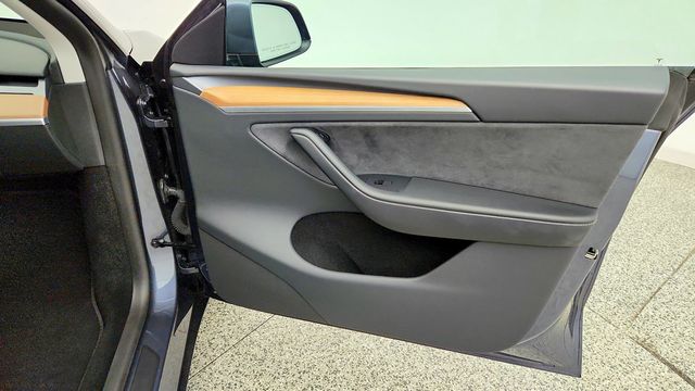 2023 Tesla Model Y AWD *Ltd Avail* - 23083436 - 28
