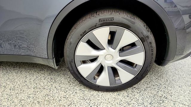 2023 Tesla Model Y AWD *Ltd Avail* w/ White & Black Premium Interior - 23083958 - 8