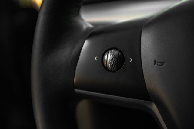 2023 Tesla Model Y LocalTrade/Long-Range/AWD/HeatedLeatherSeats/AerialViewCamera - 23066383 - 11