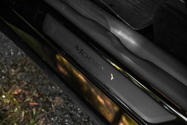2023 Tesla Model Y LocalTrade/Long-Range/AWD/HeatedLeatherSeats/AerialViewCamera - 23066383 - 21