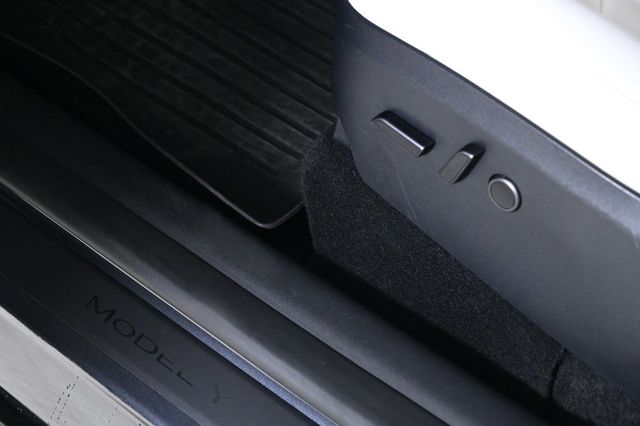 2023 Tesla Model Y Long Range - 22983628 - 18