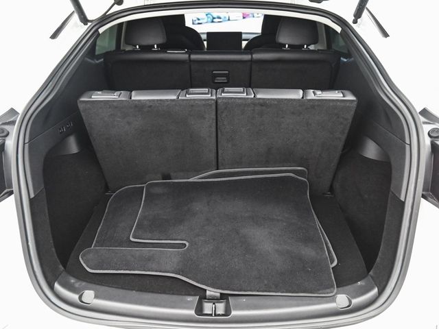 2023 Tesla Model Y Long Range - 22928894 - 32
