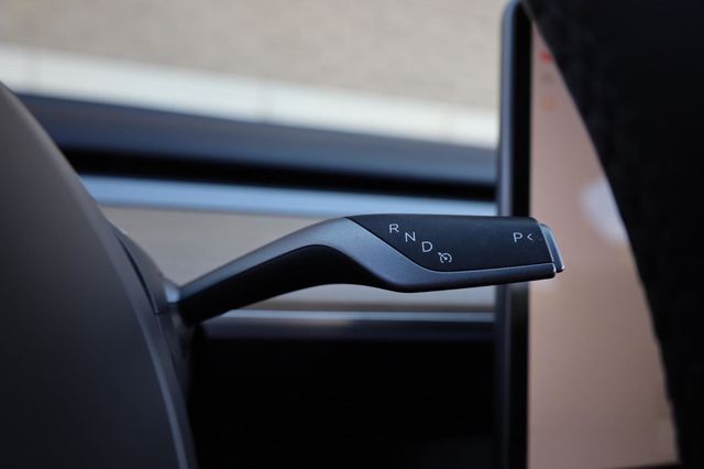 2023 Tesla Model Y Long Range - 23018926 - 34