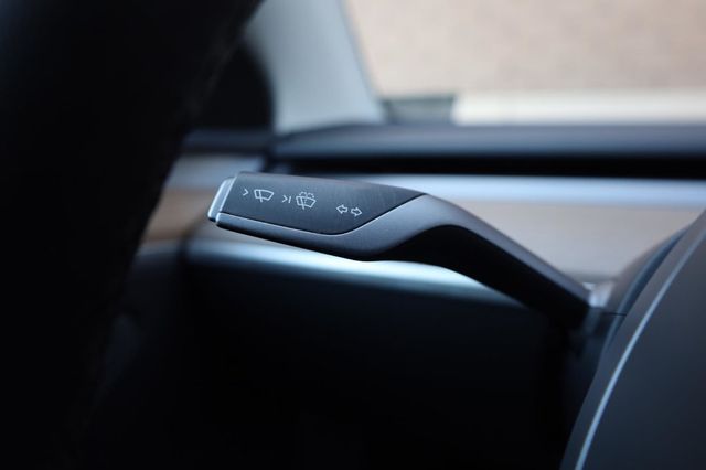 2023 Tesla Model Y Long Range - 23020785 - 32