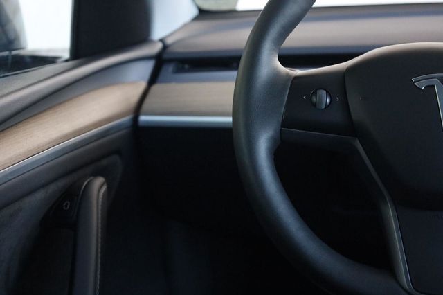 2023 Tesla Model Y Long Range - 23055495 - 29