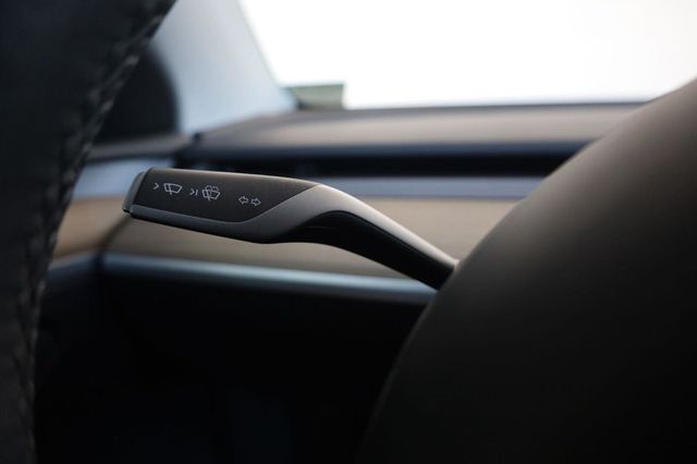 2023 Tesla Model Y Long Range - 23055495 - 31