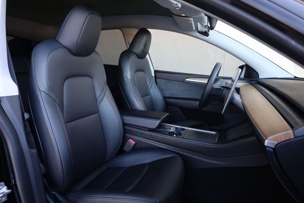 Tesla Model Y photo 26