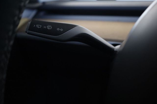 2023 Tesla Model Y Long Range - 23083411 - 32