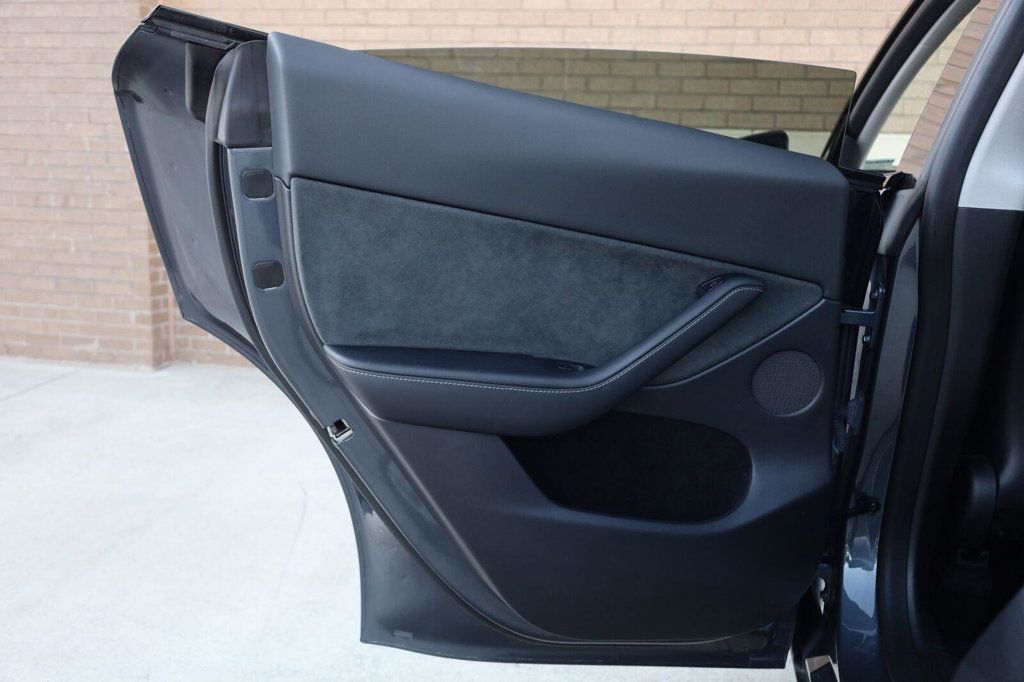 Tesla Model Y photo 20