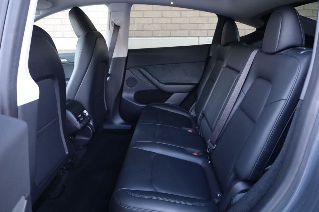 Tesla Model Y photo 21