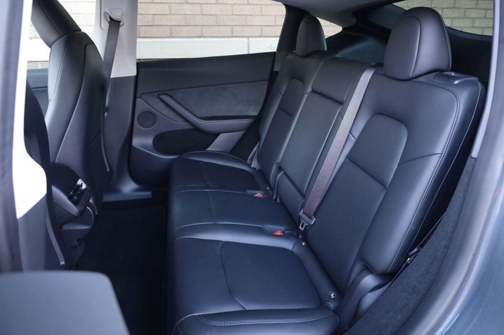 Tesla Model Y photo 22