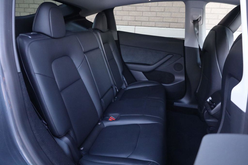 Tesla Model Y photo 24