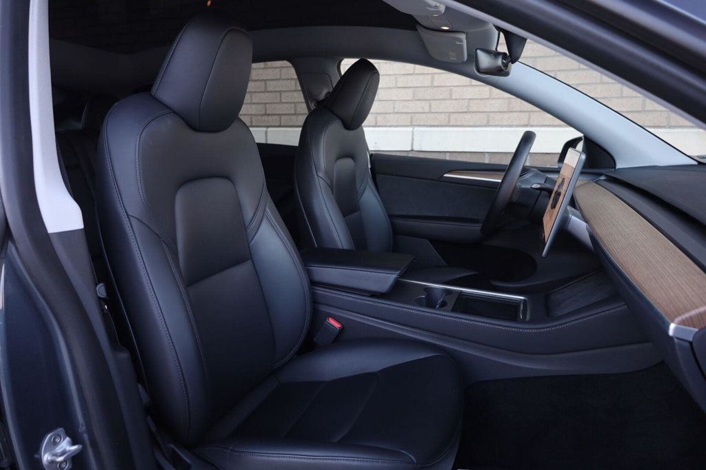Tesla Model Y photo 28