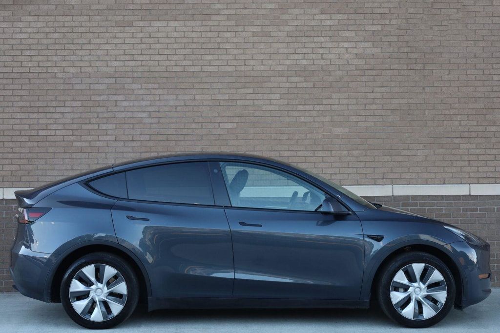 Tesla Model Y photo 3