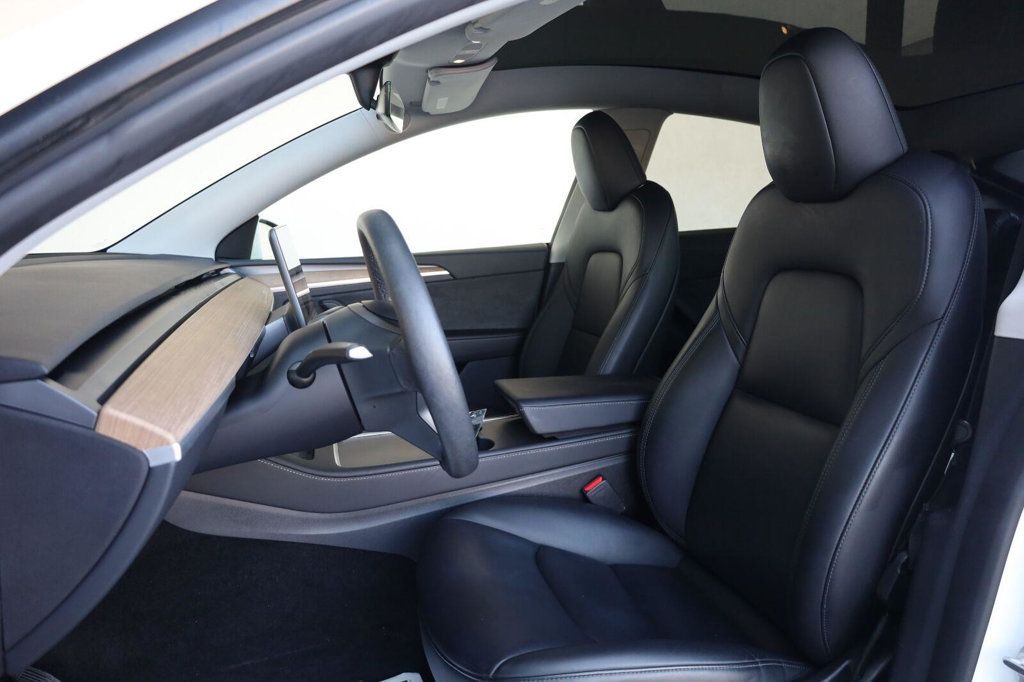 Tesla Model Y photo 18