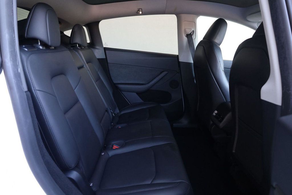 Tesla Model Y photo 23