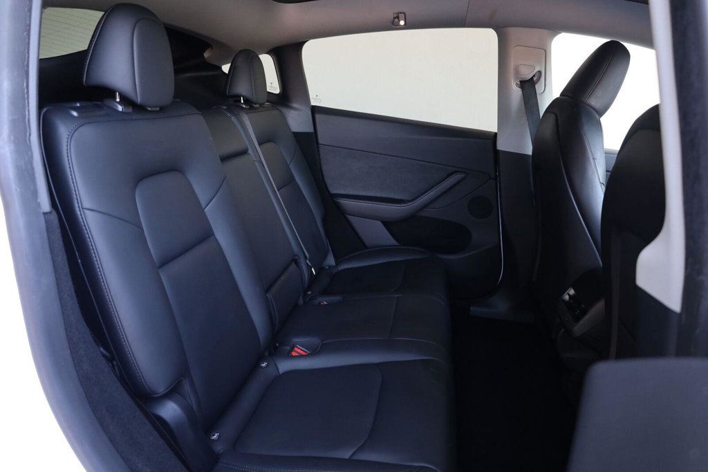 Tesla Model Y photo 24