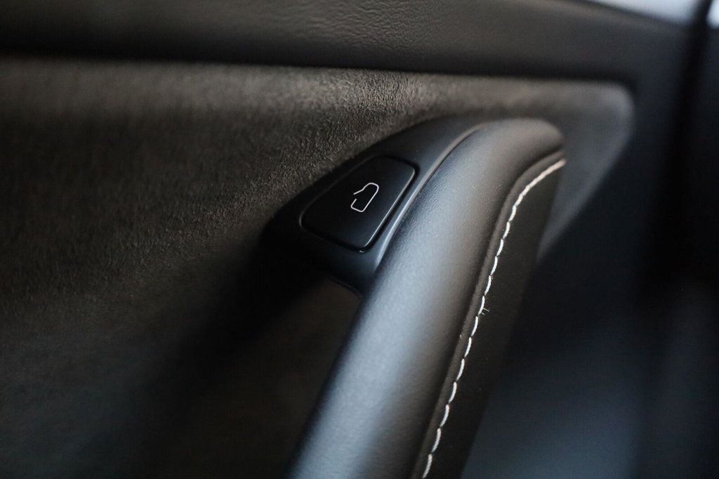 Tesla Model Y photo 36