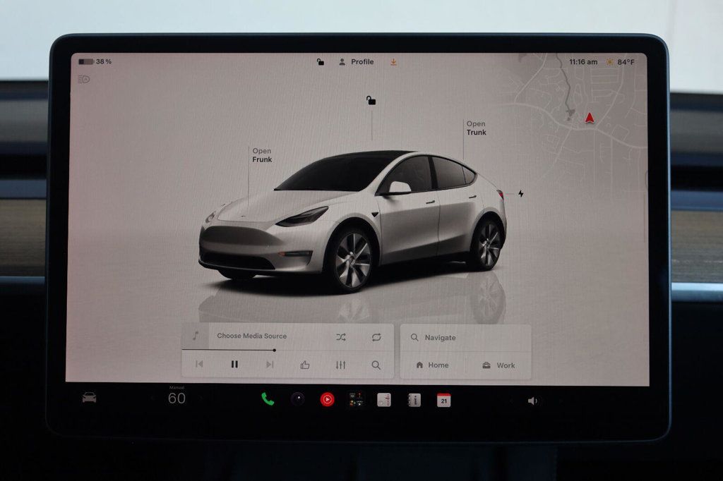 Tesla Model Y photo 38