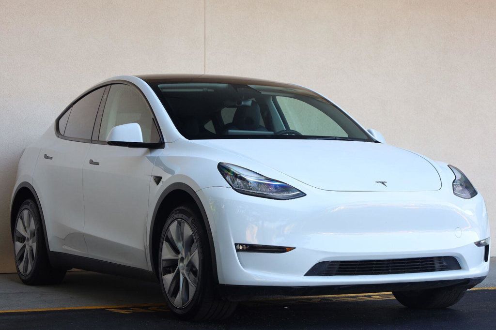 Tesla Model Y photo 7