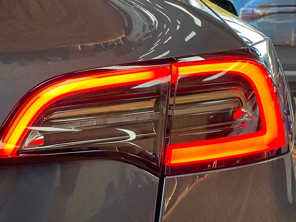 2023 Tesla Model Y Long Range photo 13